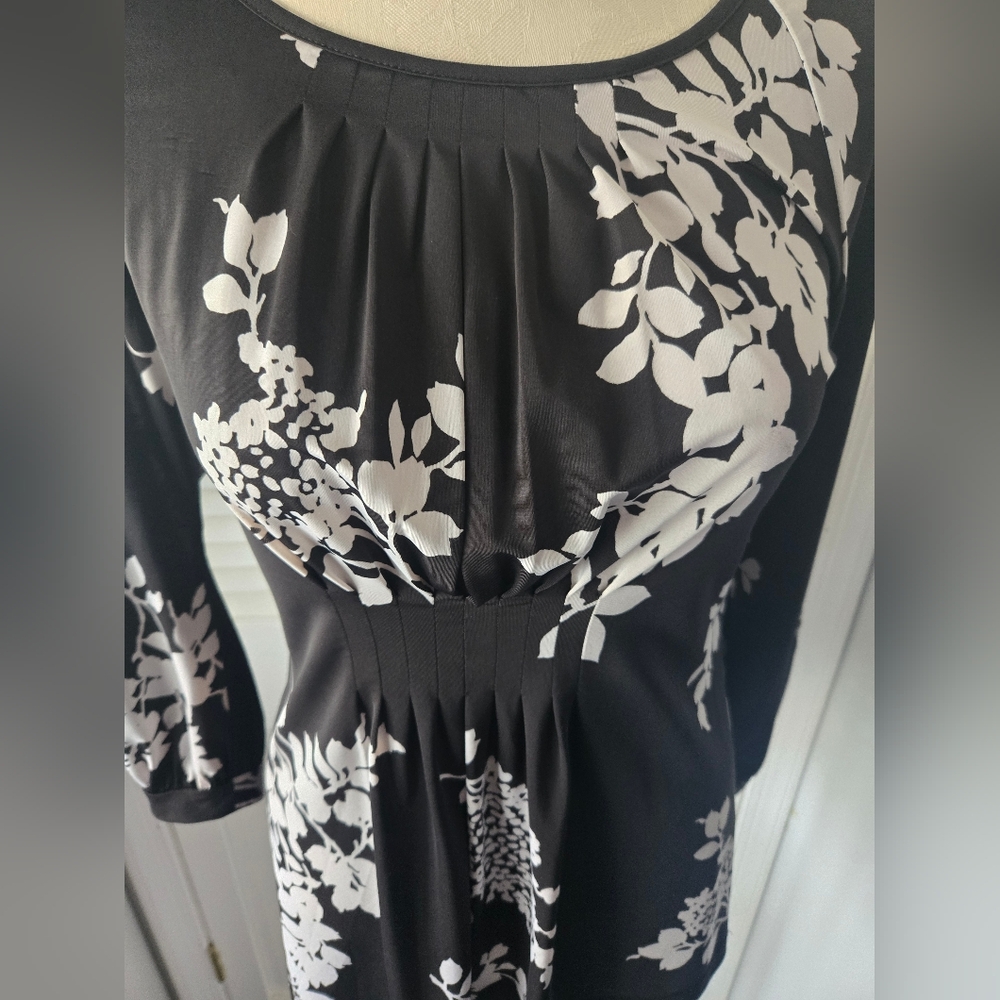 Talbots Floral Pleated Peplum Blouse Black White S - Picture 4 of 10